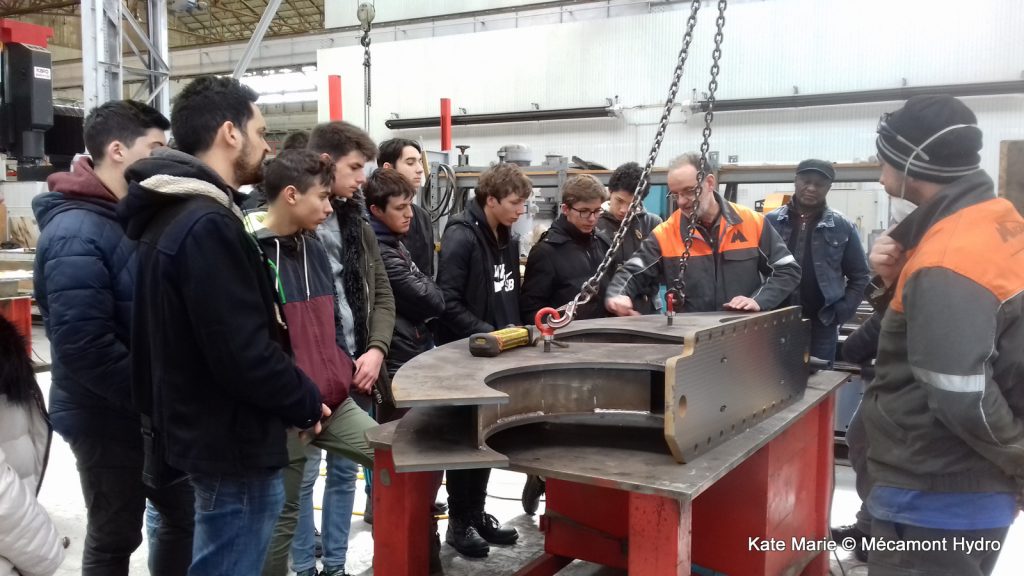 Les élèves du lycée Victor Duruy lors de la Semaine de l'industrie chez Mecamont Hydro à Lannemezan