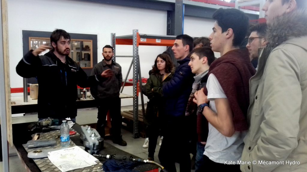 Les étudiants de l'IUT GMP de Tarbes lors de la Semaine de l'industrie chez Mecamont Hydro à Lannemezan